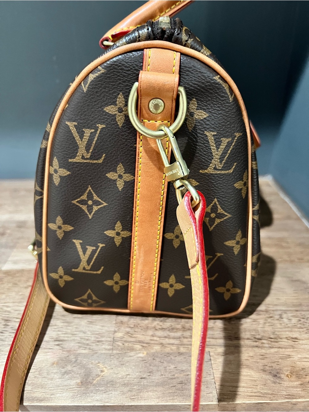 LV Monogram speedy Satchel with Tan & Red Trim - Picture 6 of 6